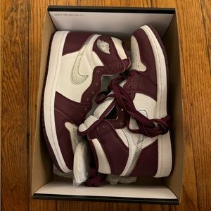 Jordan 1 Retro High OG Bordeaux
